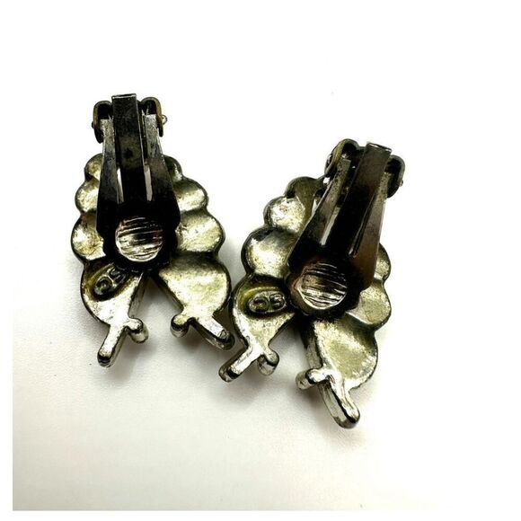 Sarah Coventry vintage silver tone clip on earrings - Picture 8 of 9